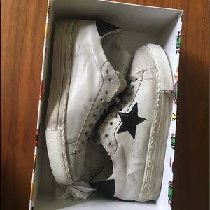 tstylish italian leather shoes (like golden goose)